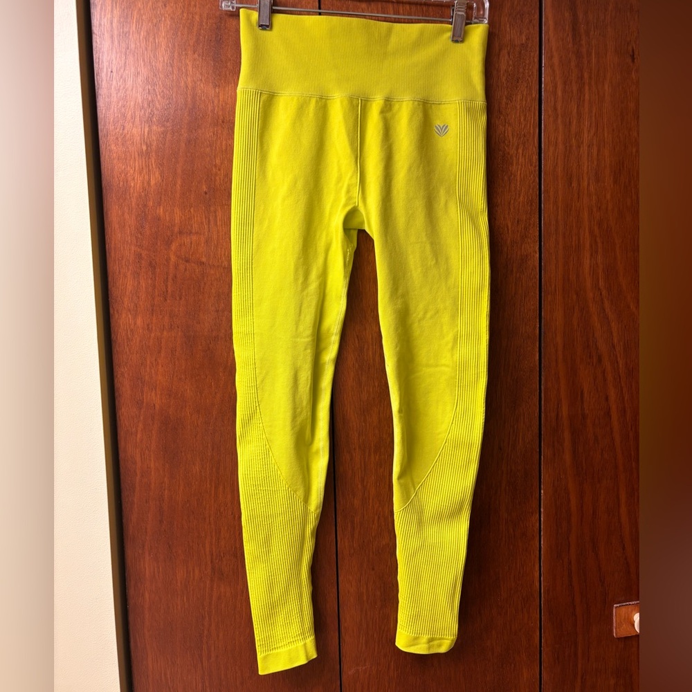 Forever 21 Seamless Active Leggings – Size M